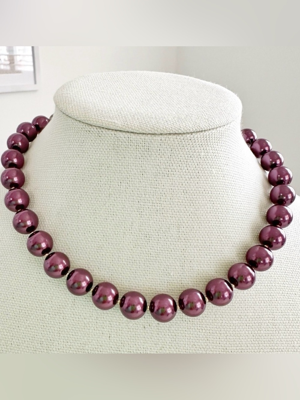 NWT 18” overall wine pearl like choker style necklace